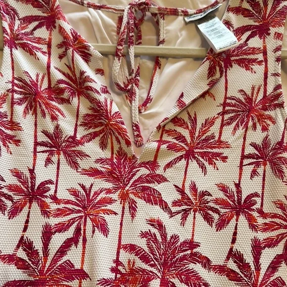 Red Palm Tree Print Sleeveless Romper NWOT - Picture 3 of 4